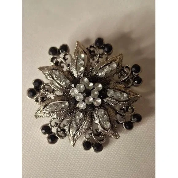 Vintage Style Silver Tone Black Clear Rhinestone Floral Sunburst Brooch Pin - Picture 2 of 3